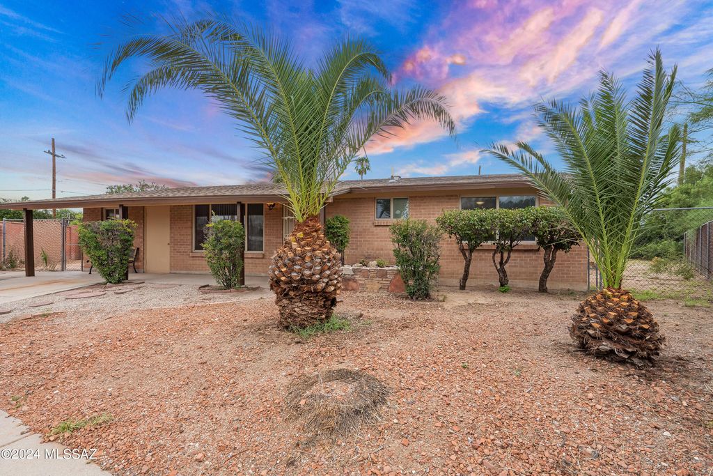 2033 S Augusta Place, Tucson, AZ 85710