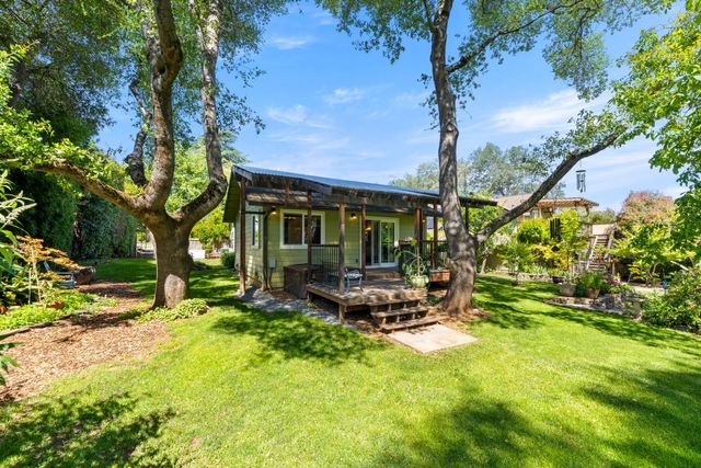 230 Oakhill Way, Auburn, CA 95603