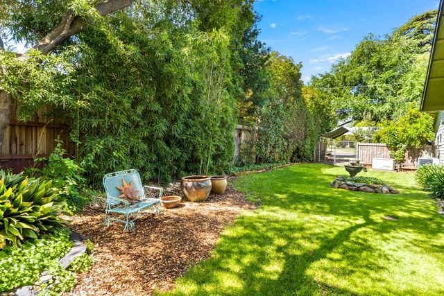 230 Oakhill Way, Auburn, CA 95603