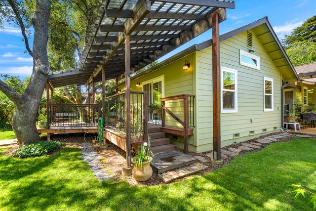 230 Oakhill Way, Auburn, CA 95603