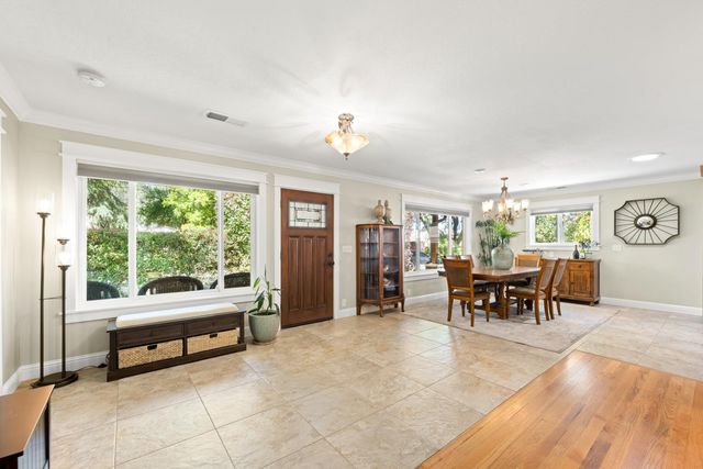 230 Oakhill Way, Auburn, CA 95603