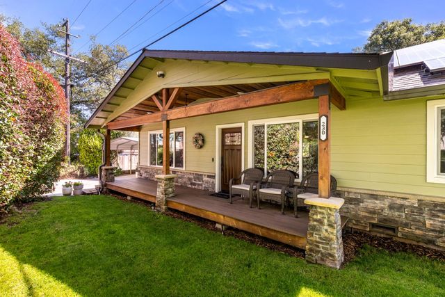 230 Oakhill Way, Auburn, CA 95603