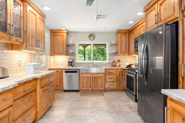 230 Oakhill Way, Auburn, CA 95603
