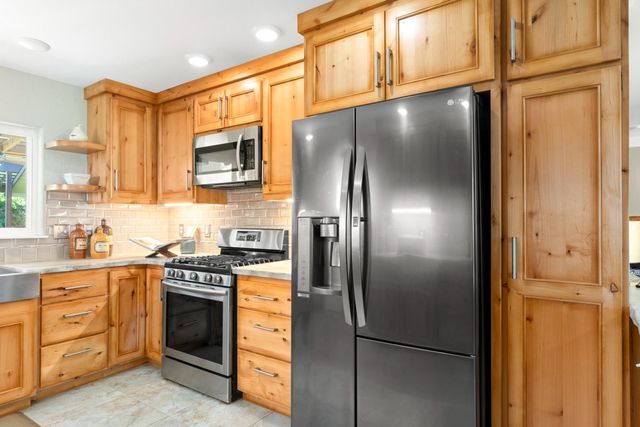 230 Oakhill Way, Auburn, CA 95603