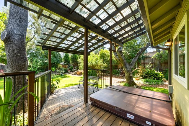 230 Oakhill Way, Auburn, CA 95603