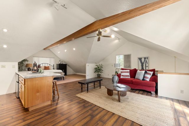 230 Oakhill Way, Auburn, CA 95603