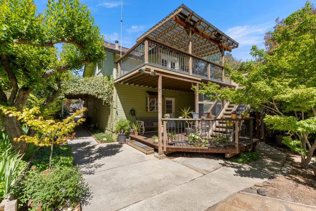 230 Oakhill Way, Auburn, CA 95603