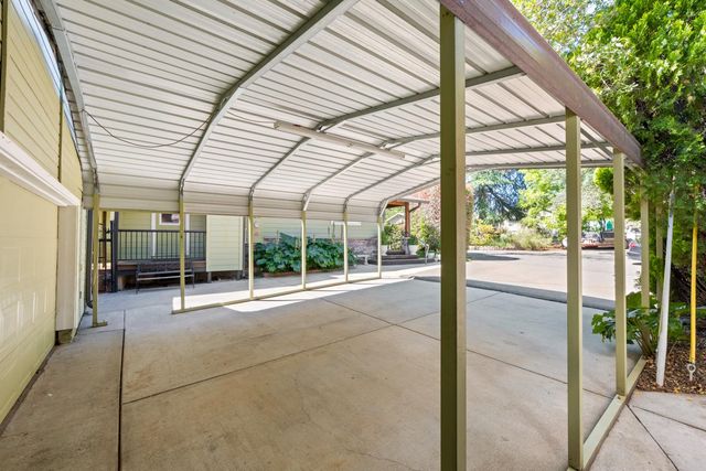 230 Oakhill Way, Auburn, CA 95603