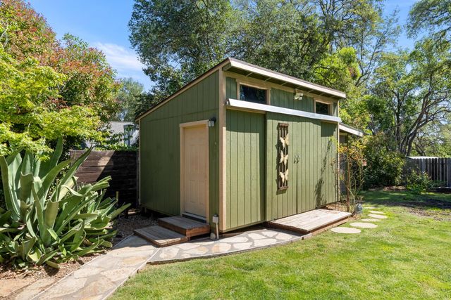 230 Oakhill Way, Auburn, CA 95603