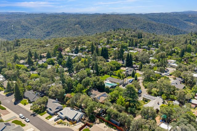 230 Oakhill Way, Auburn, CA 95603