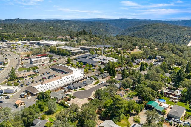 230 Oakhill Way, Auburn, CA 95603