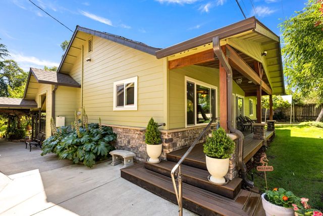 230 Oakhill Way, Auburn, CA 95603