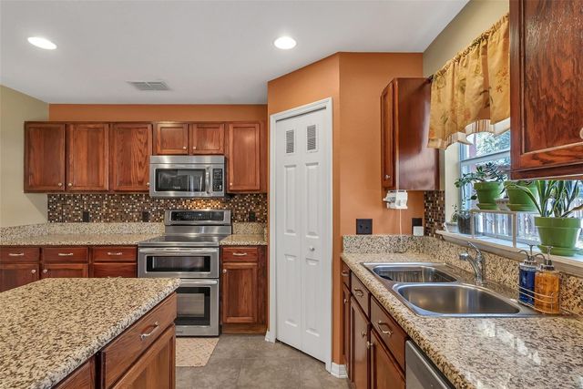 1600 DAYBREAK DRIVE, Fruitland Park, FL 34731