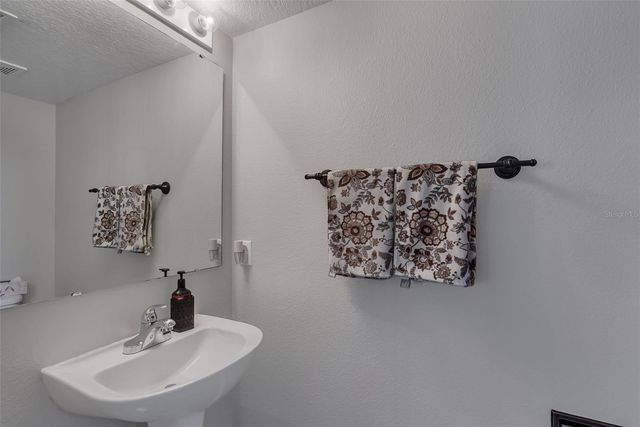 1600 DAYBREAK DRIVE, Fruitland Park, FL 34731