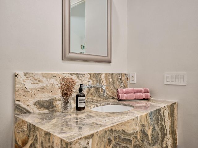 12900 Hacienda RDG, Austin, TX 78738