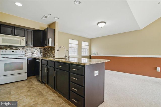 175 WRANGLER CT #175, Quakertown, PA 18951