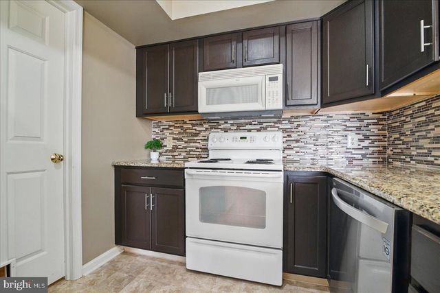 175 WRANGLER CT #175, Quakertown, PA 18951