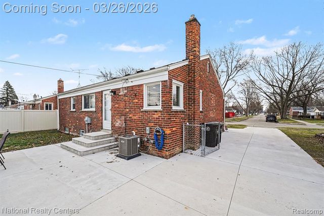 29772 Robert Drive, Livonia, MI 48150