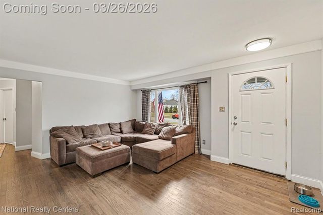 29772 Robert Drive, Livonia, MI 48150