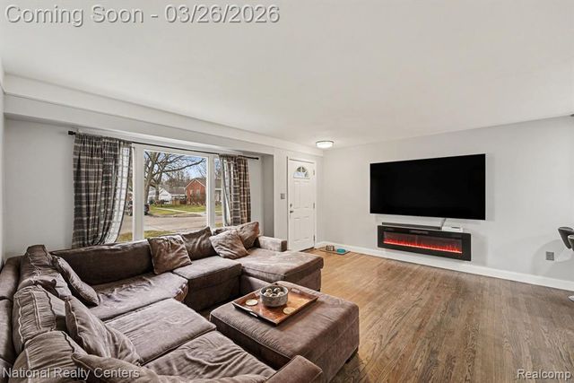 29772 Robert Drive, Livonia, MI 48150