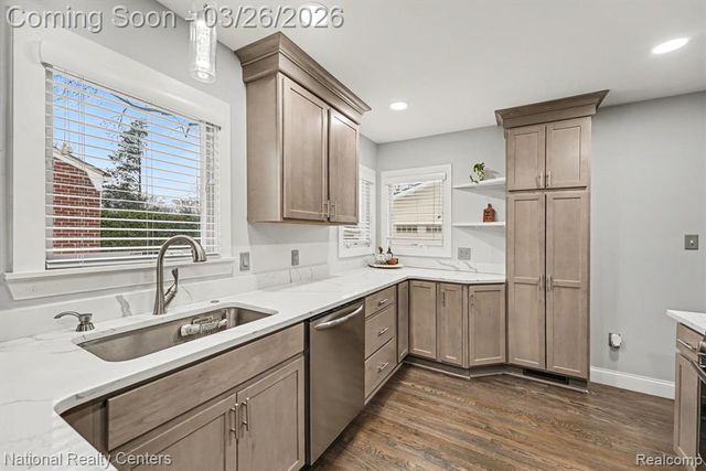 29772 Robert Drive, Livonia, MI 48150