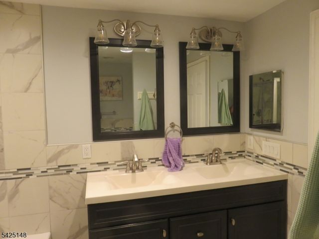 265 Front St, Perth Amboy City, NJ 08861