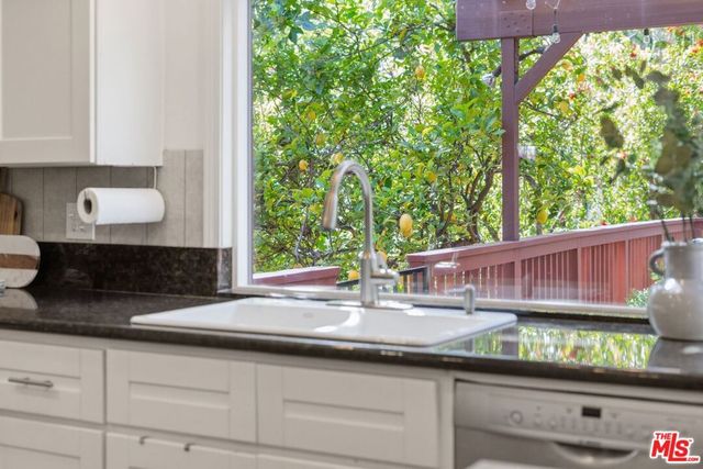 2801 Woodwardia Drive, Los Angeles, CA 90077