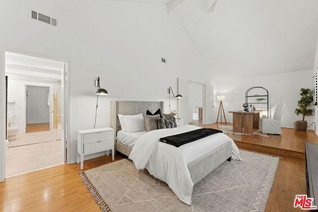 2801 Woodwardia Drive, Los Angeles, CA 90077