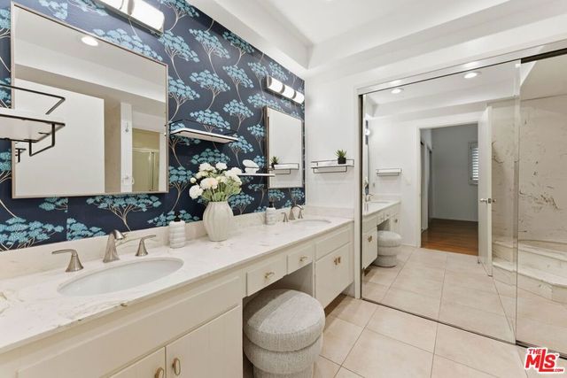 2801 Woodwardia Drive, Los Angeles, CA 90077