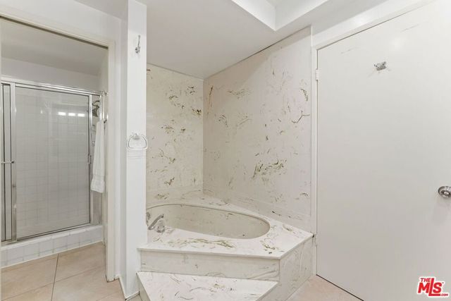 2801 Woodwardia Drive, Los Angeles, CA 90077