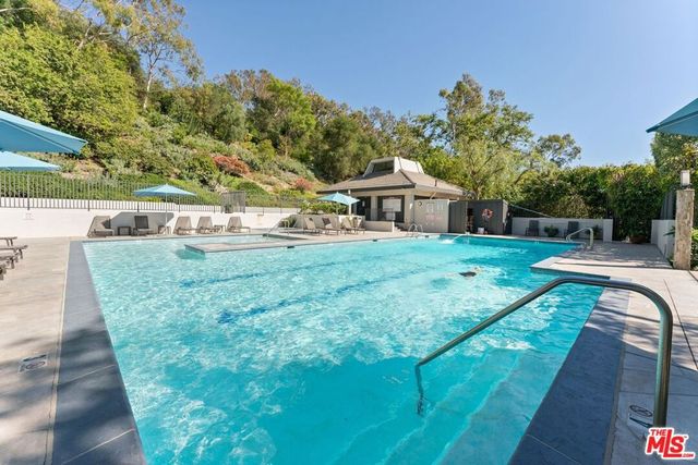 2801 Woodwardia Drive, Los Angeles, CA 90077