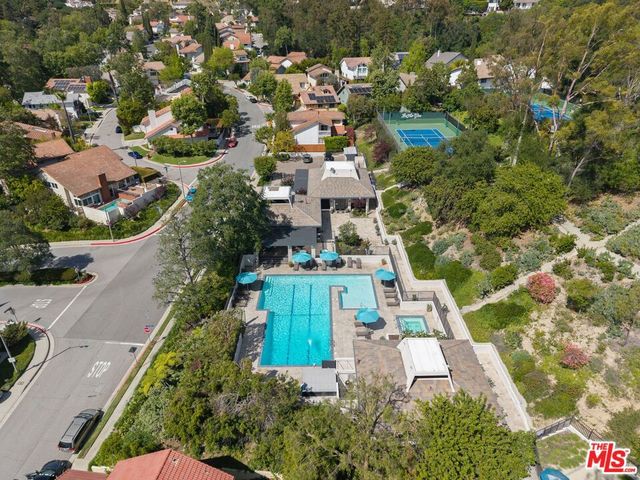 2801 Woodwardia Drive, Los Angeles, CA 90077