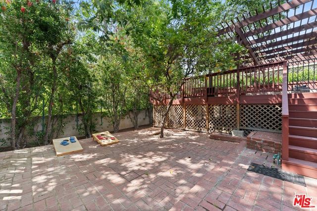 2801 Woodwardia Drive, Los Angeles, CA 90077