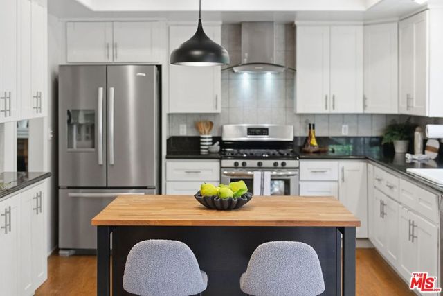 2801 Woodwardia Drive, Los Angeles, CA 90077