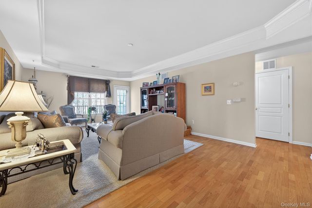 28 N De Baun Avenue 304, Suffern, NY 10901