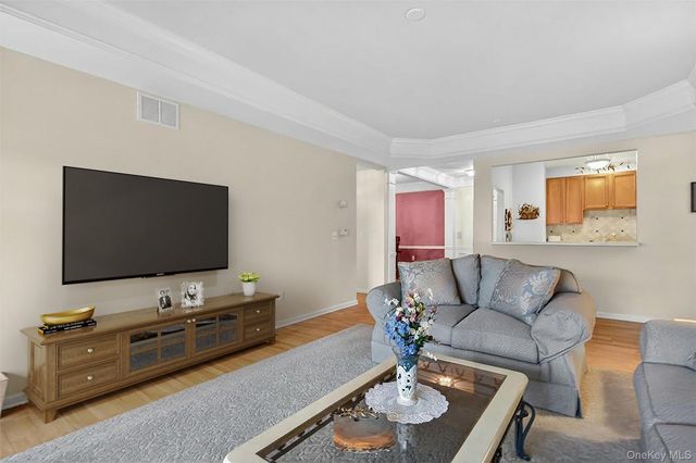 28 N De Baun Avenue 304, Suffern, NY 10901