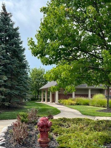 4041 Berkeley Avenue, Canton, MI 48188