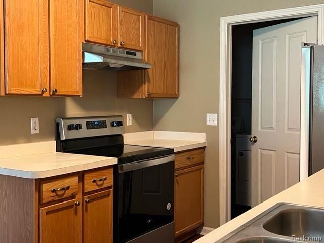 4041 Berkeley Avenue, Canton, MI 48188