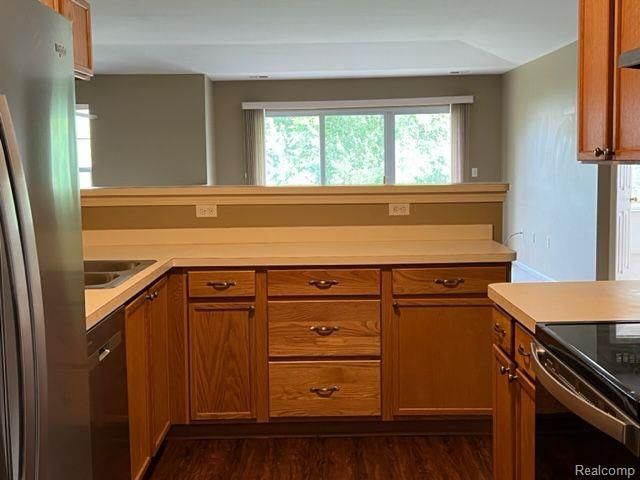 4041 Berkeley Avenue, Canton, MI 48188