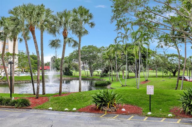 6921 Environ Boulevard 6o, Lauderhill, FL 33319