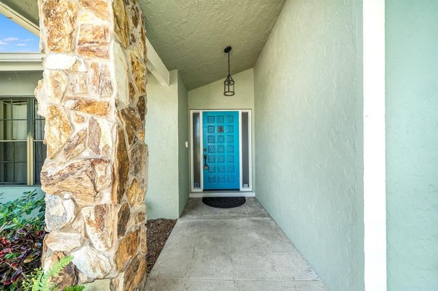 574 Juniper Place, Wellington, FL 33414