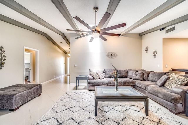 574 Juniper Place, Wellington, FL 33414