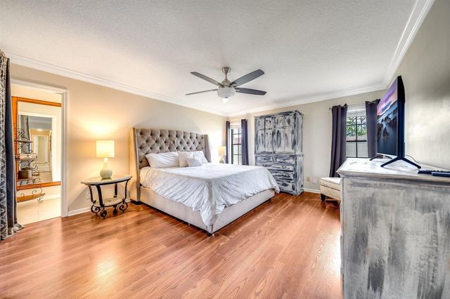 574 Juniper Place, Wellington, FL 33414