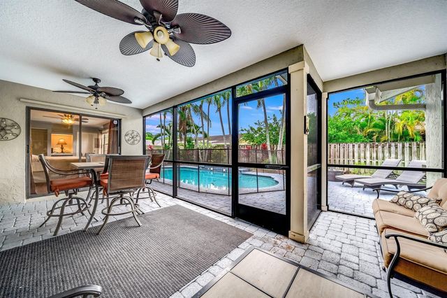 574 Juniper Place, Wellington, FL 33414