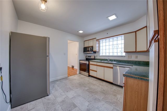 5523 Rippey Pl, East Liberty, PA 15206