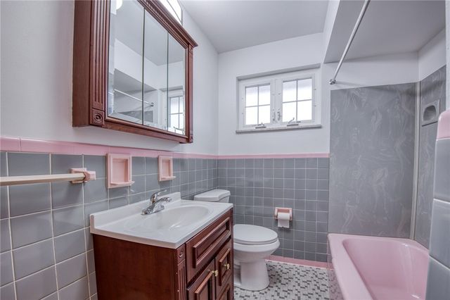 5523 Rippey Pl, East Liberty, PA 15206