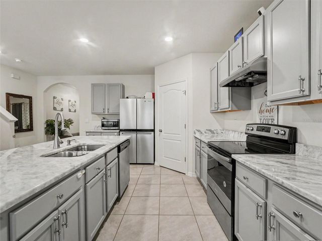 210 MEADOWBROOK BOULEVARD, Winter Haven, FL 33881