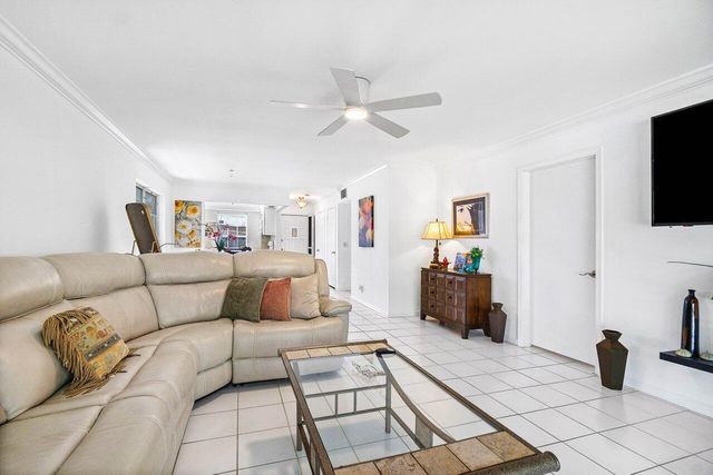 10040 Meridian Way N 206, Palm Beach Gardens, FL 33410