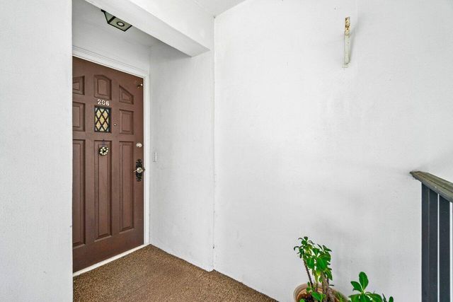 10040 Meridian Way N 206, Palm Beach Gardens, FL 33410