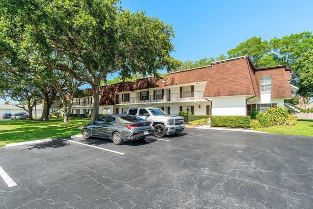 10040 Meridian Way N 206, Palm Beach Gardens, FL 33410